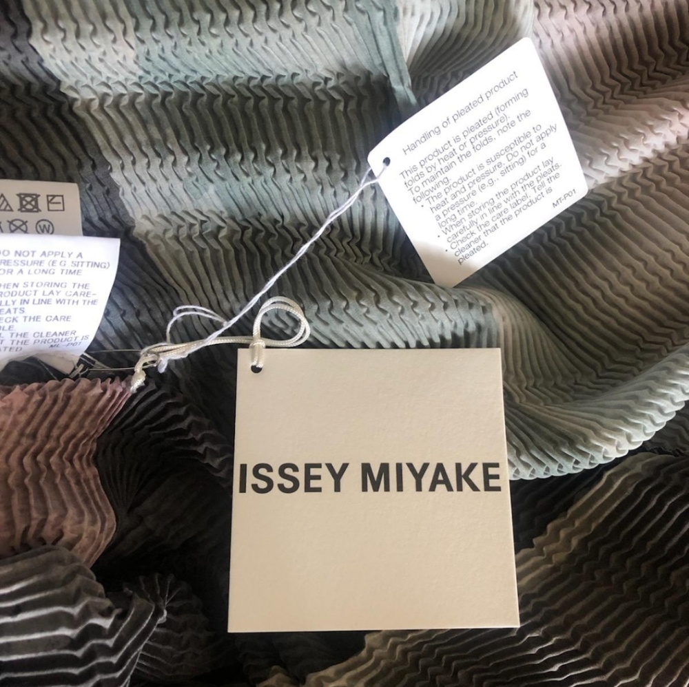 ISSEY MIYAKE Abstract Print Dress - Picture 8 of 8